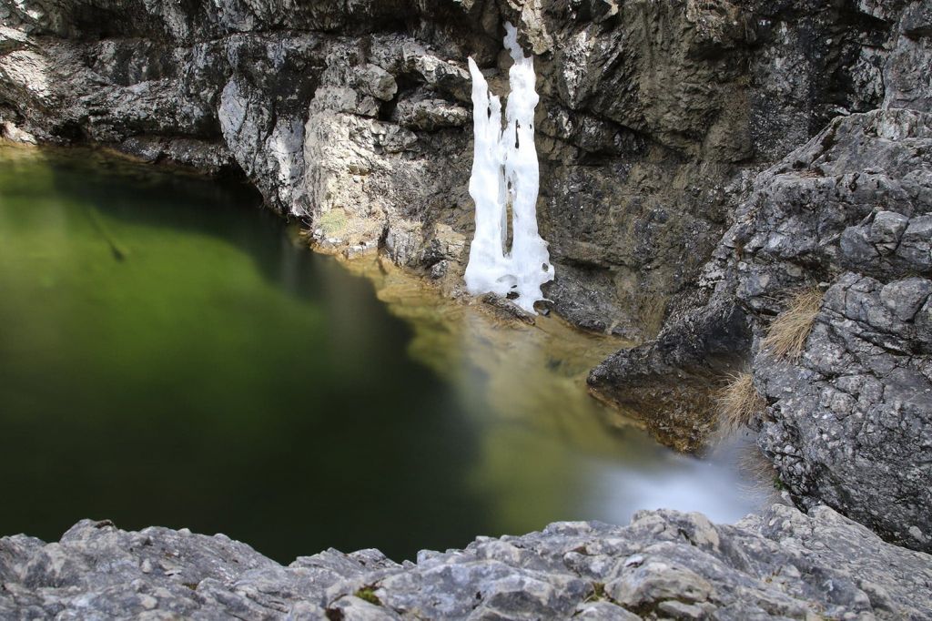 Stuibenfall - Der Name leitet sich in etwa von „Wasserstaub“ ab, denn die Wassermassen erzeugen viel Feuchtigkeit in der Luft.  - © Loc Hoang